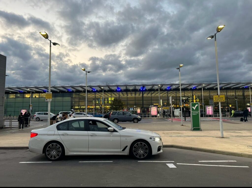 airport transfers camberley